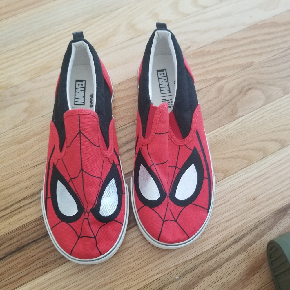 Gap boy's shoes, new sz 3